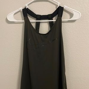 NIKE WORKOUT TANKTOP